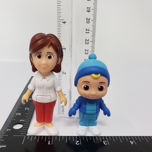 CocoMelon Winter JJ & Mother Mom Figures Replacement - Picture 12 of 12
